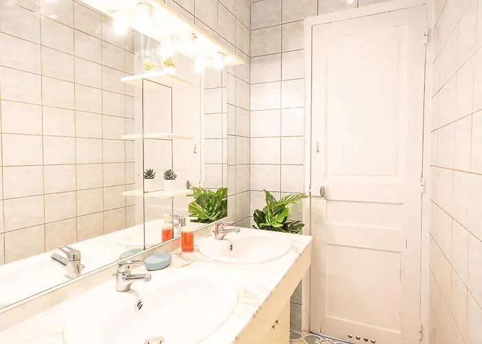 Luxury Parisian Notre Dame Saint Germain Des Pres *